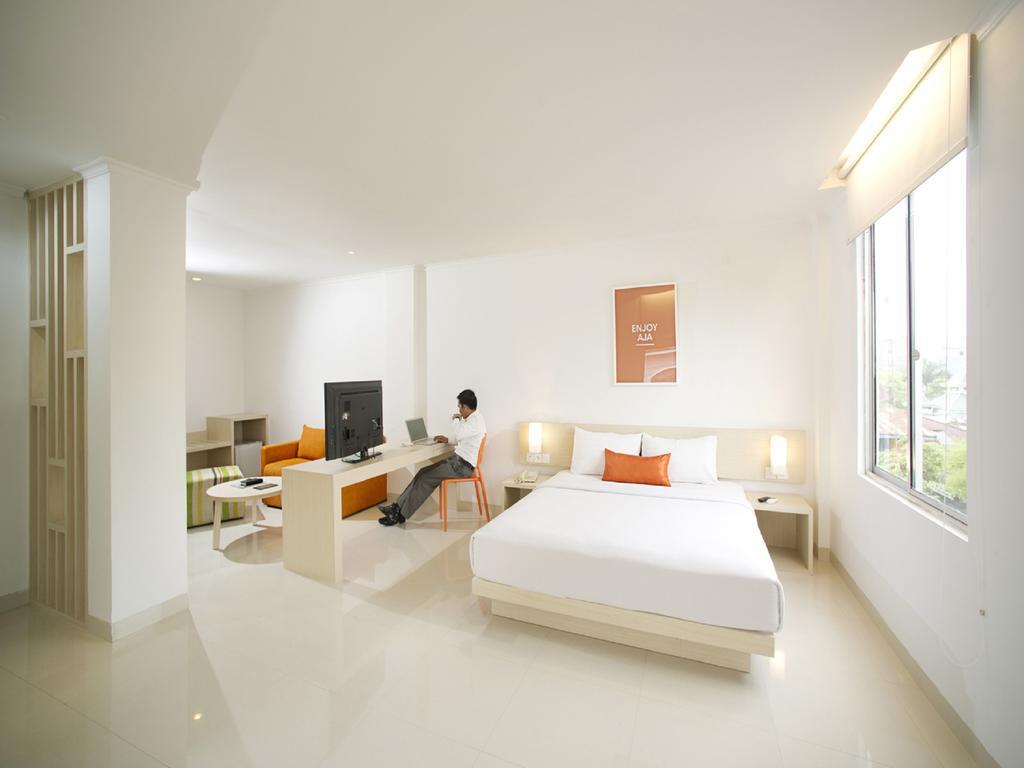 Zuri Express Hotel Pakanbaru Exteriör bild