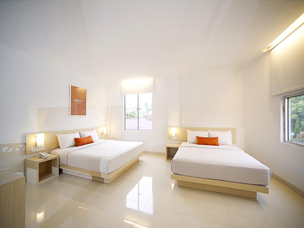 Zuri Express Hotel Pakanbaru Rum bild
