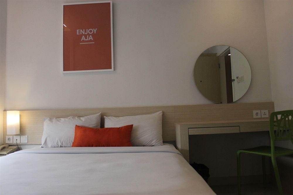 Zuri Express Hotel Pakanbaru Exteriör bild