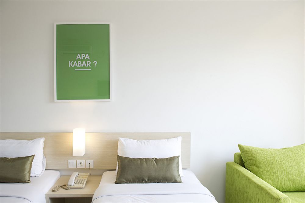 Zuri Express Hotel Pakanbaru Exteriör bild