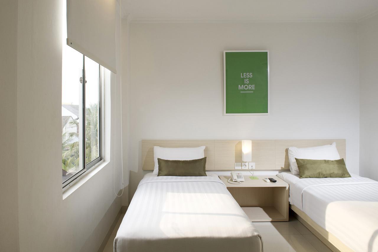 Zuri Express Hotel Pakanbaru Exteriör bild